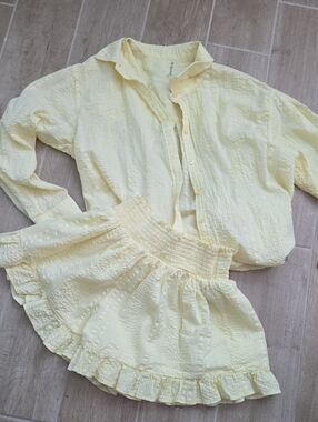 Light Yellow Ruffled Smocked-Waist Women's Shorts